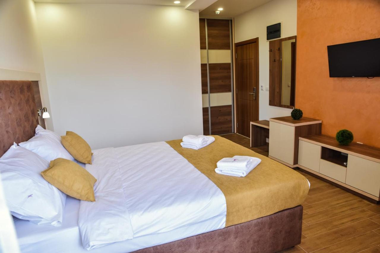 Heaven Lux Ulcinj Hotel Luaran gambar