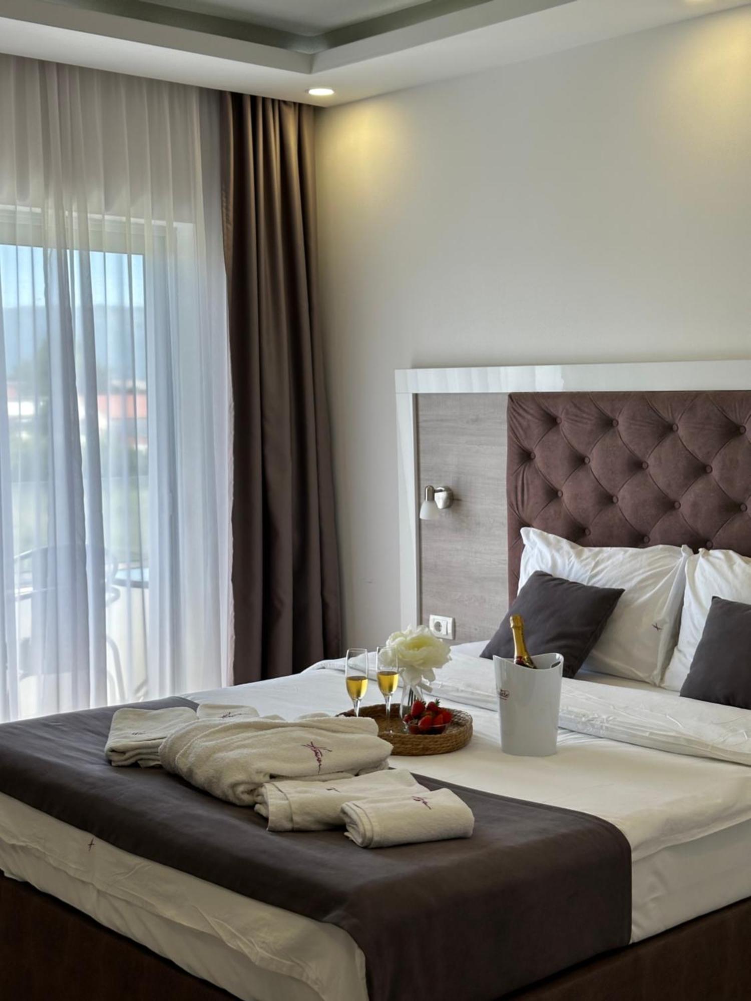 Heaven Lux Ulcinj Hotel Luaran gambar