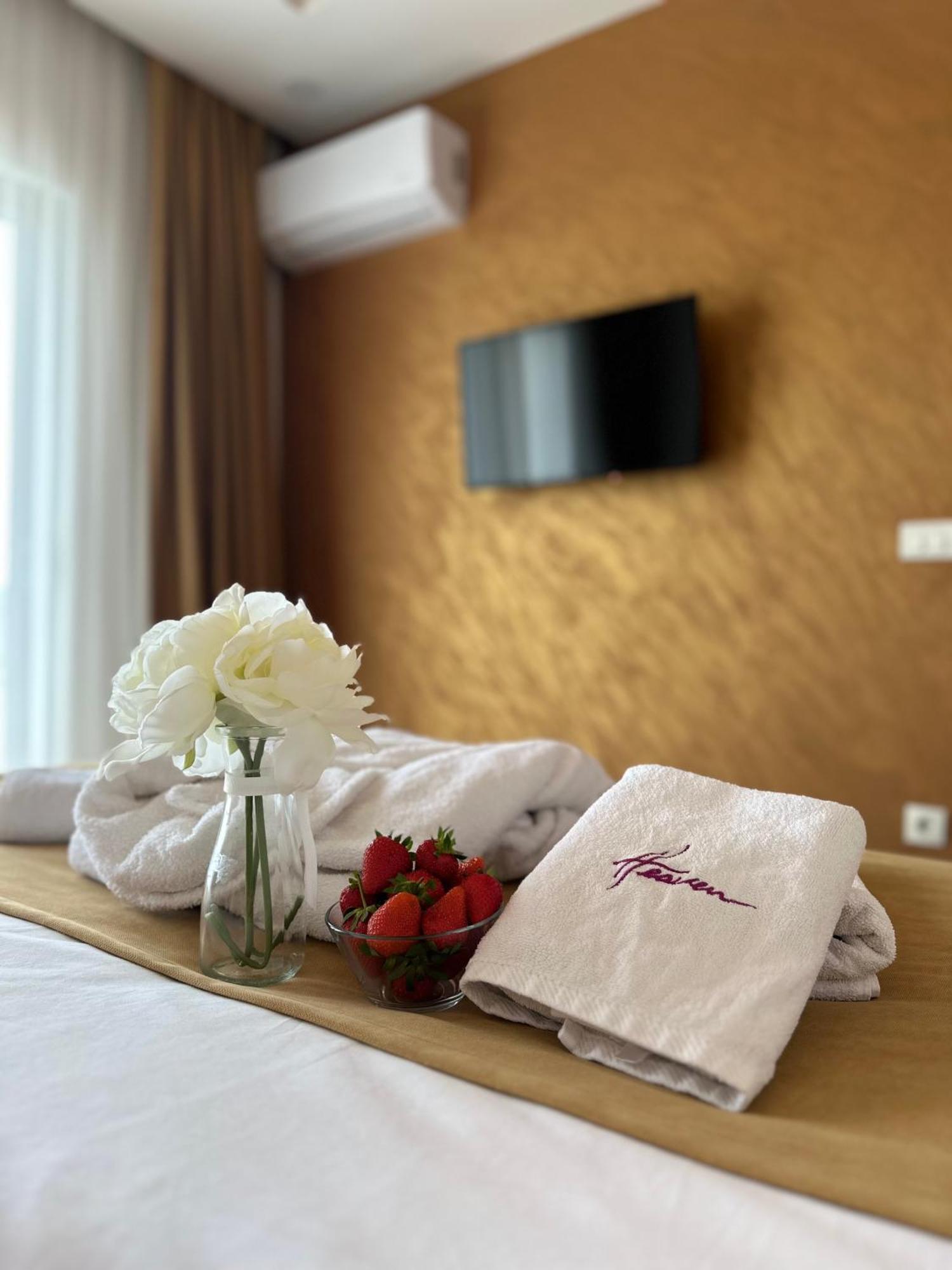 Heaven Lux Ulcinj Hotel Luaran gambar