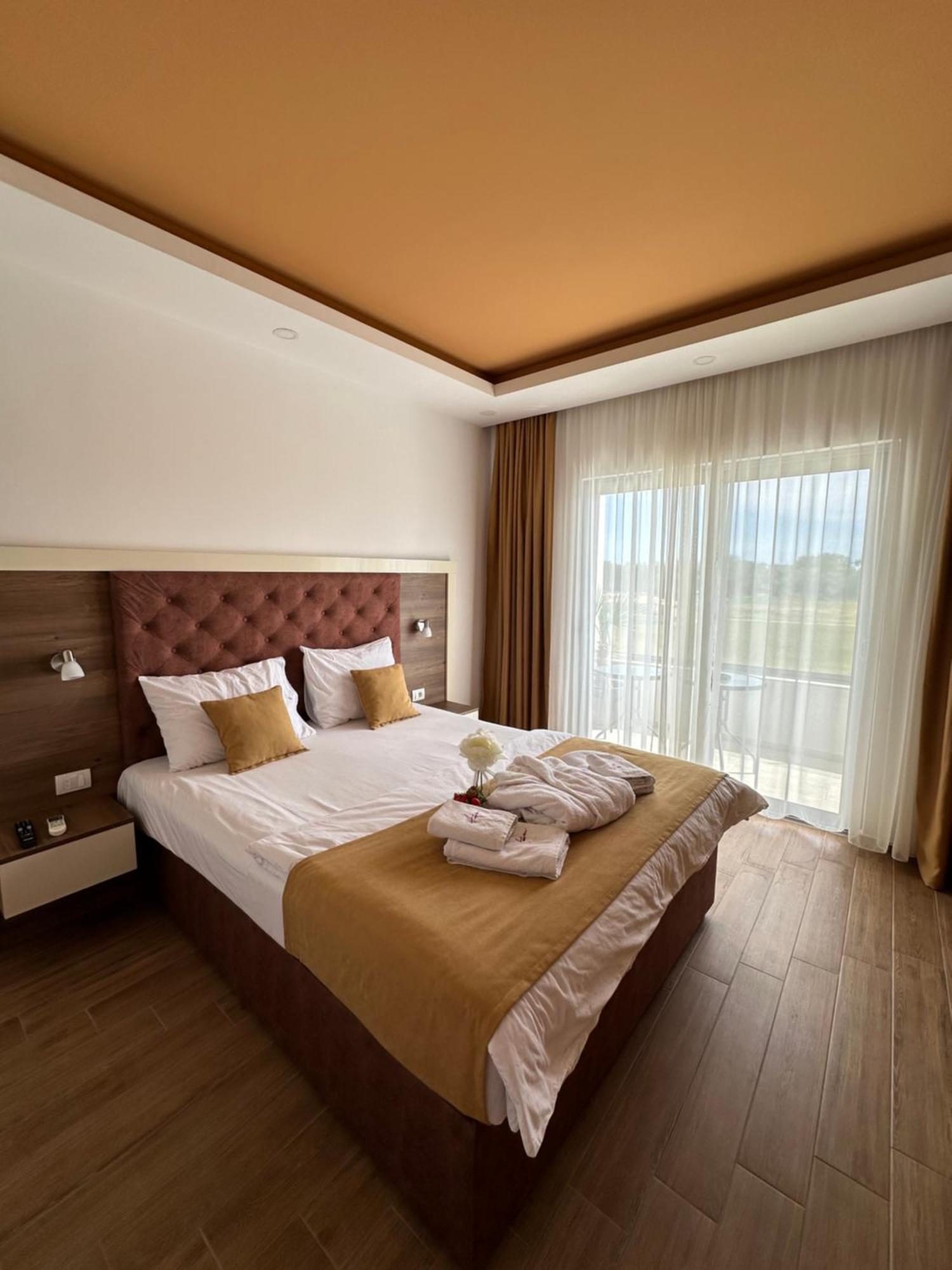 Heaven Lux Ulcinj Hotel Luaran gambar